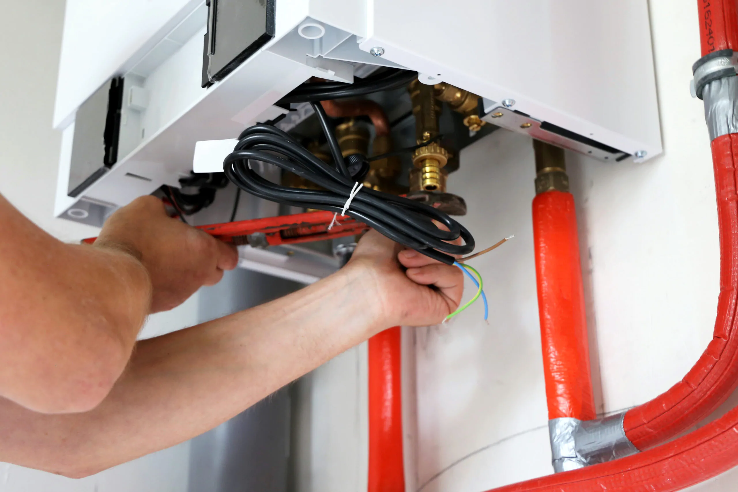 ¿Qué servicios técnicos son más efectivos para reparar calderas en Valencia? Que servicios tecnicos son mas efectivos para reparar calderas en Valencia scaled - ¿Qué servicios técnicos son más efectivos para reparar calderas en Valencia?